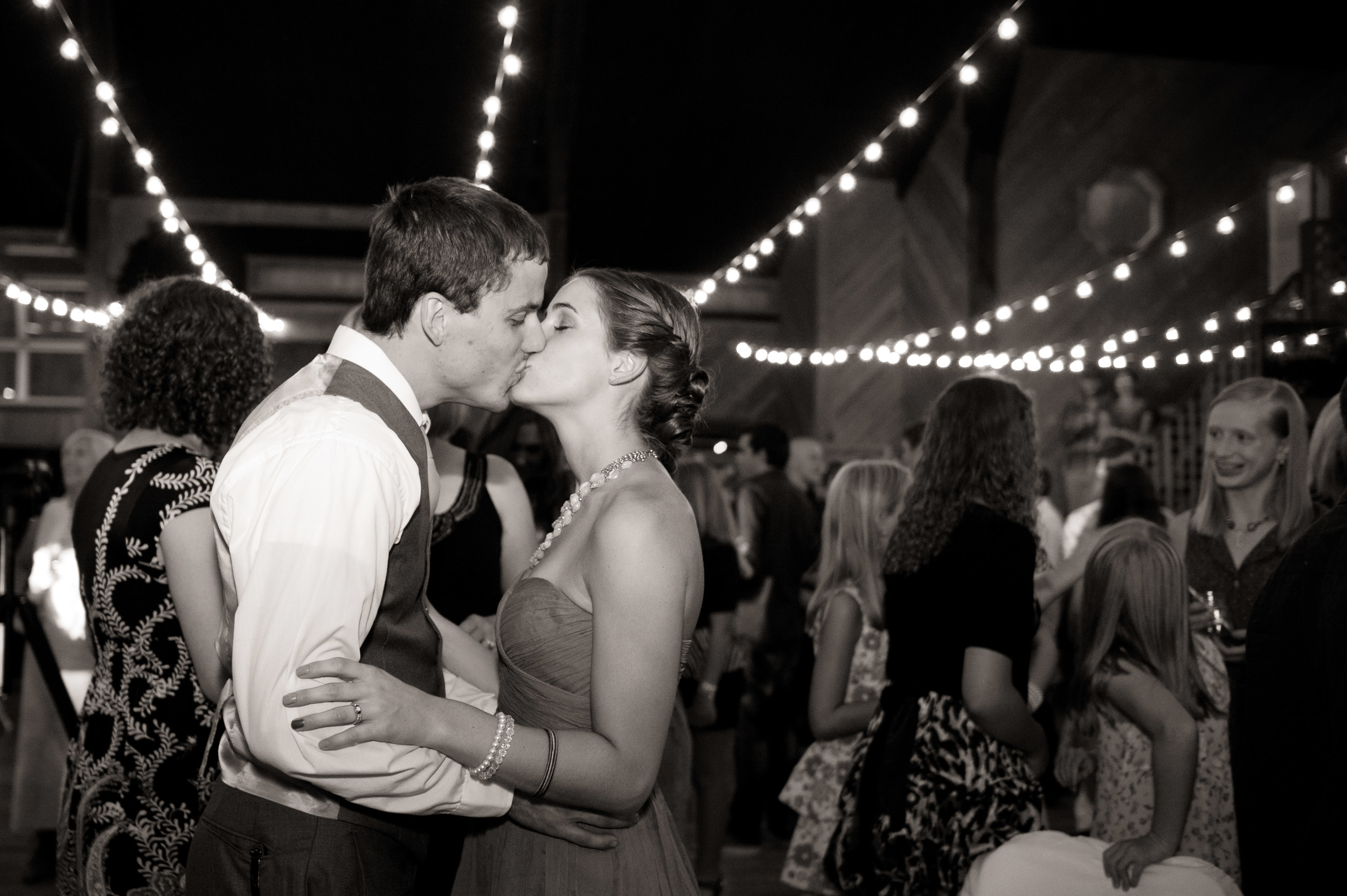 Barn Wedding at Pacifica Gardens Medford OR