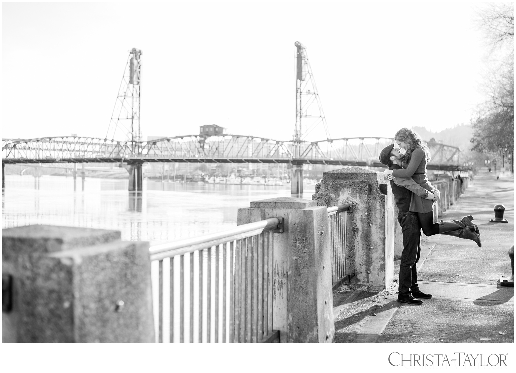 portland waterfront engagement photos_2426.jpg