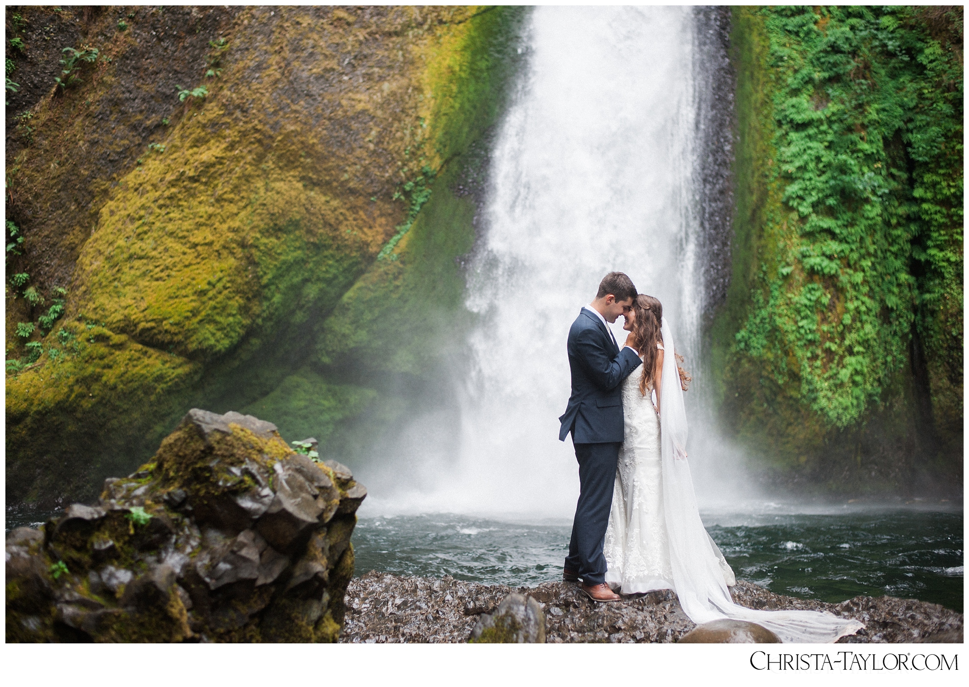 wahclella falls elopement_0627.jpg