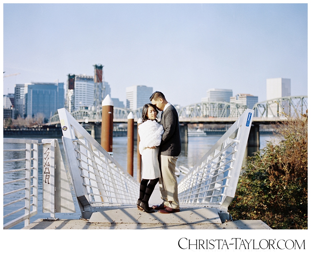 portland waterfront engagement photos_0824.jpg